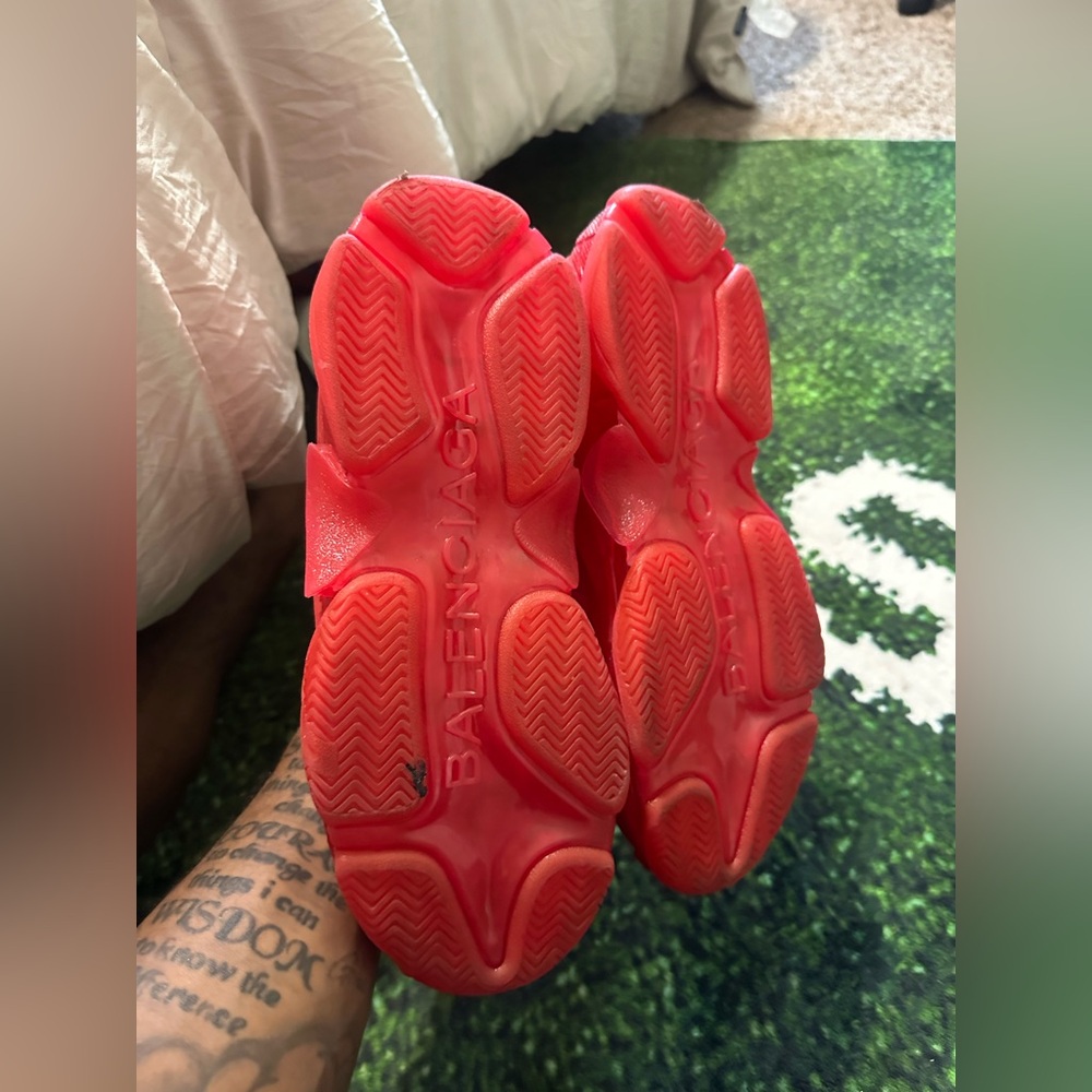 Red Balenciaga Triple S - Picture 5 of 6